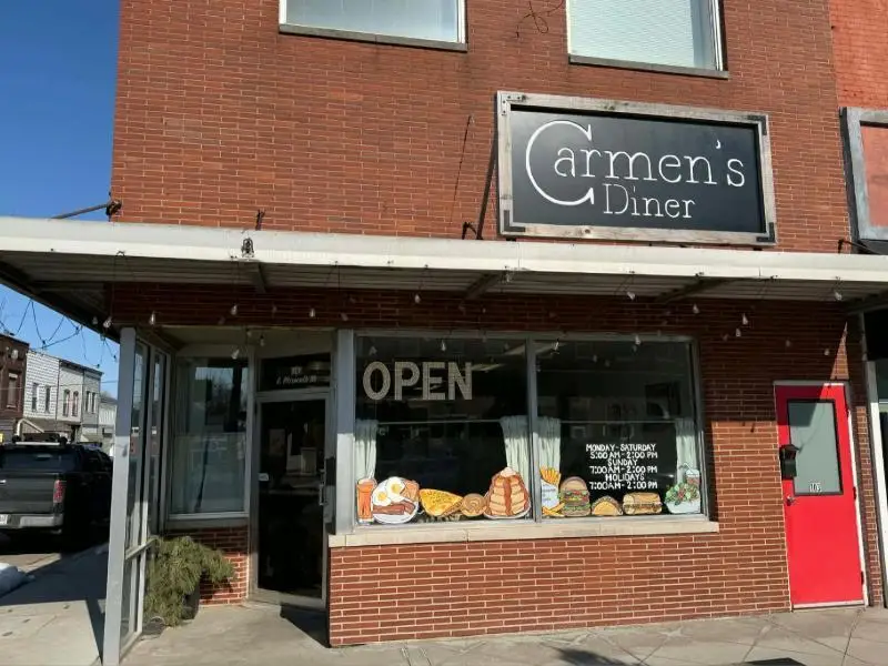 Carmen's Diner Exterior